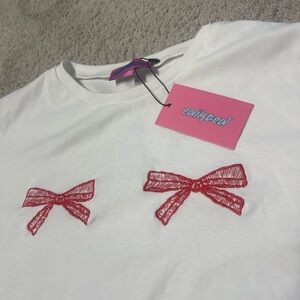 Edikted Bowie Embroidered Cropped T-Shirt